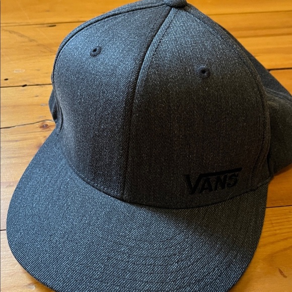 VANS Splitz Flexfit Hat Wool Off The Wall Charcoal Gray Embroidered Men’s EUC - Picture 3 of 7